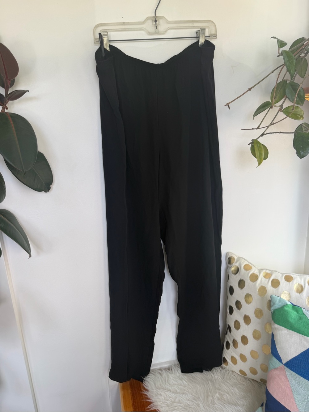Eileen Fisher Black flowy Lightweight Pants